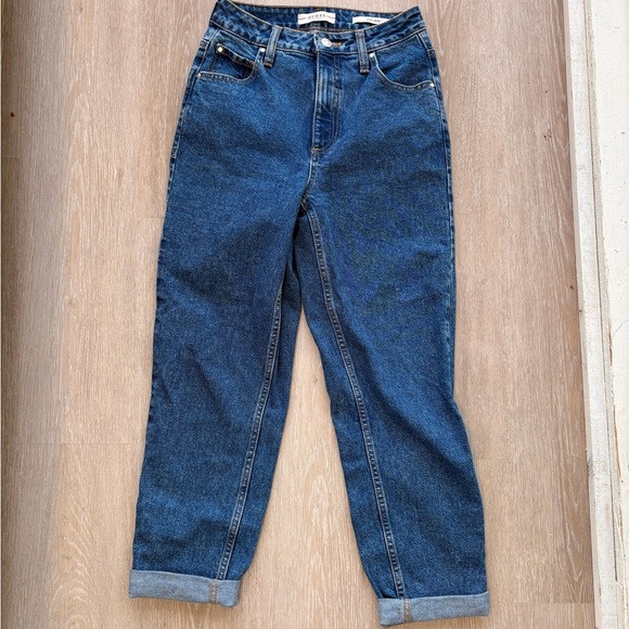 GUESS Mom Jeans 25 x 26’ blue denim womens - Picture 2 of 7